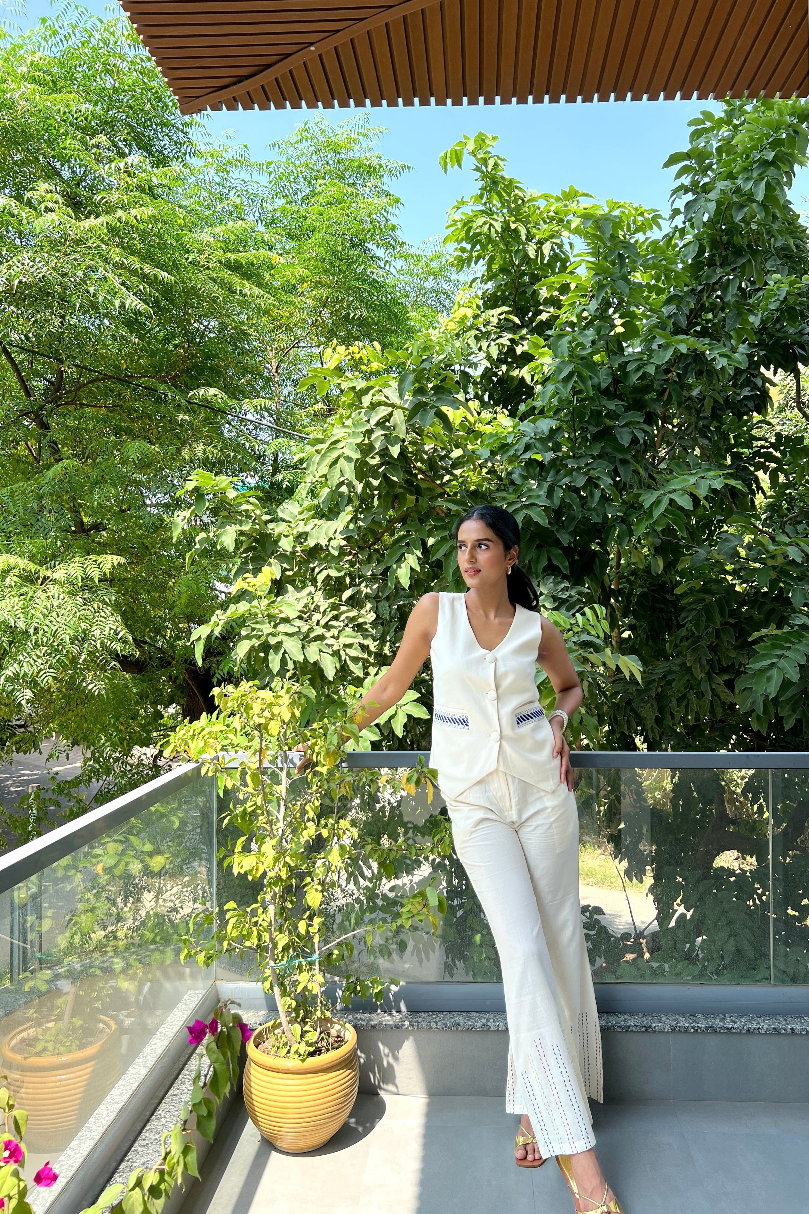 Hand-Embroidered Waistcoat | Chic Kantha Waistcoat The House Of Ara