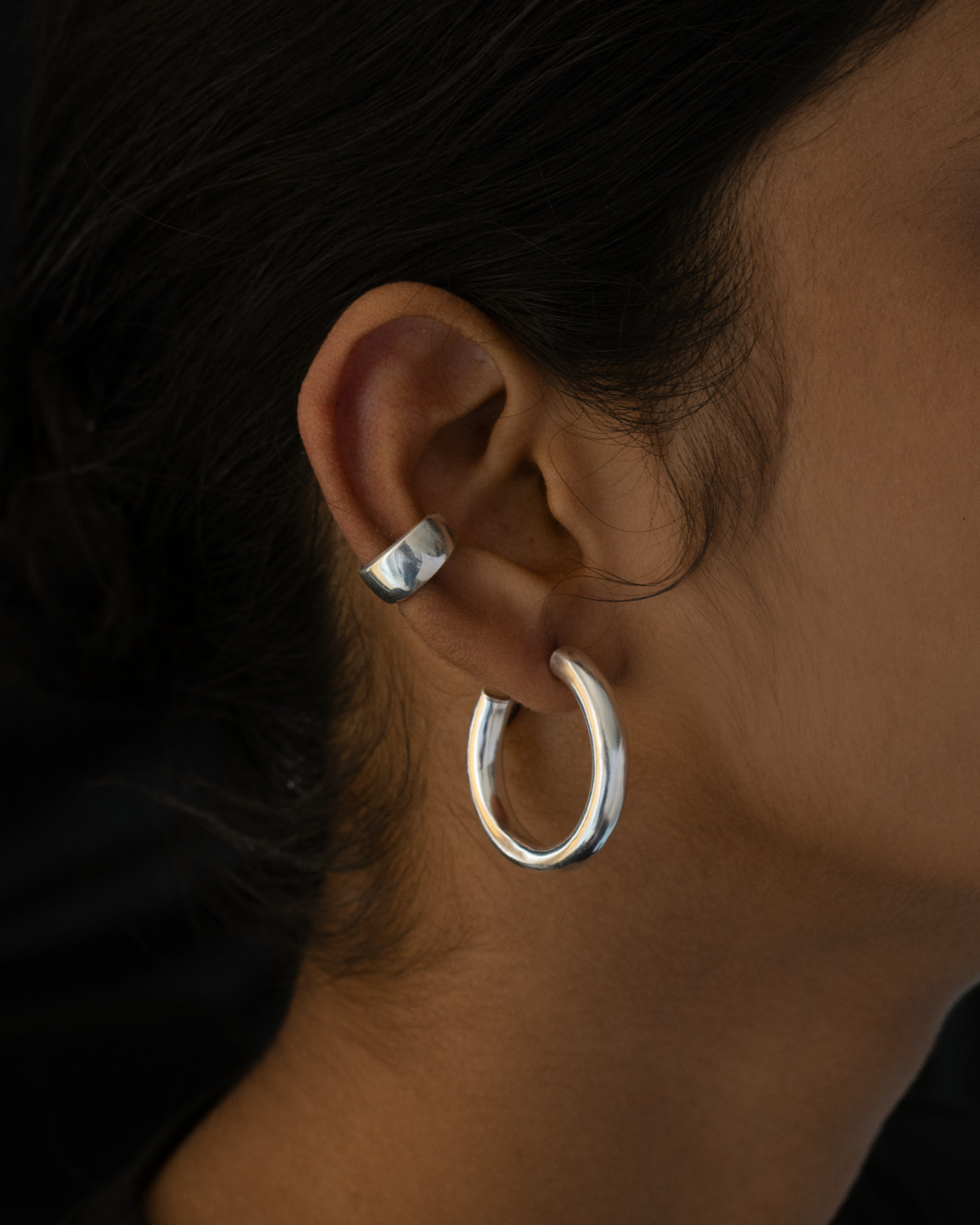 Arc Hoop Small | Must-Have Contemporary Hoop Earrings 